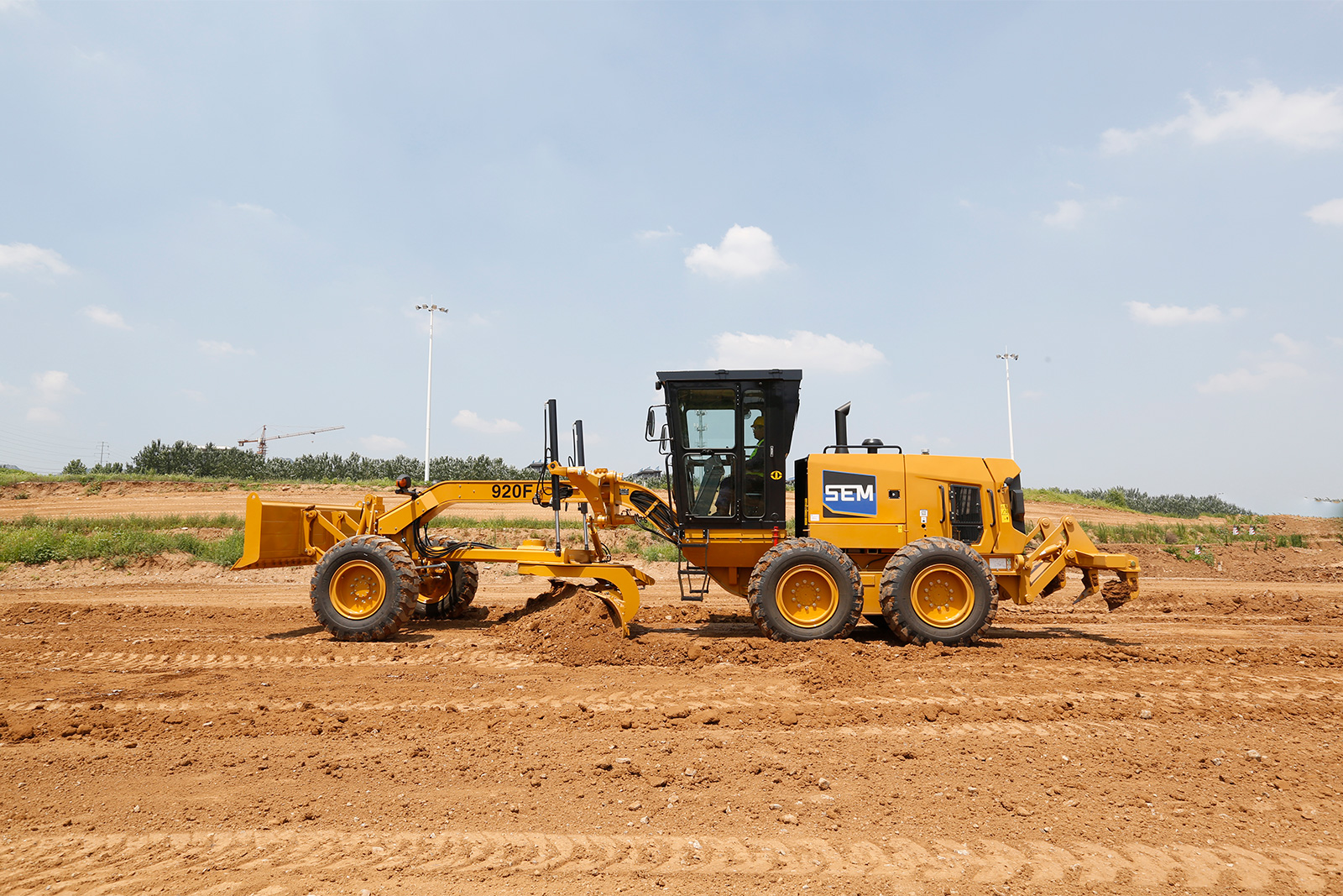 Автогрейдер SEM 920F