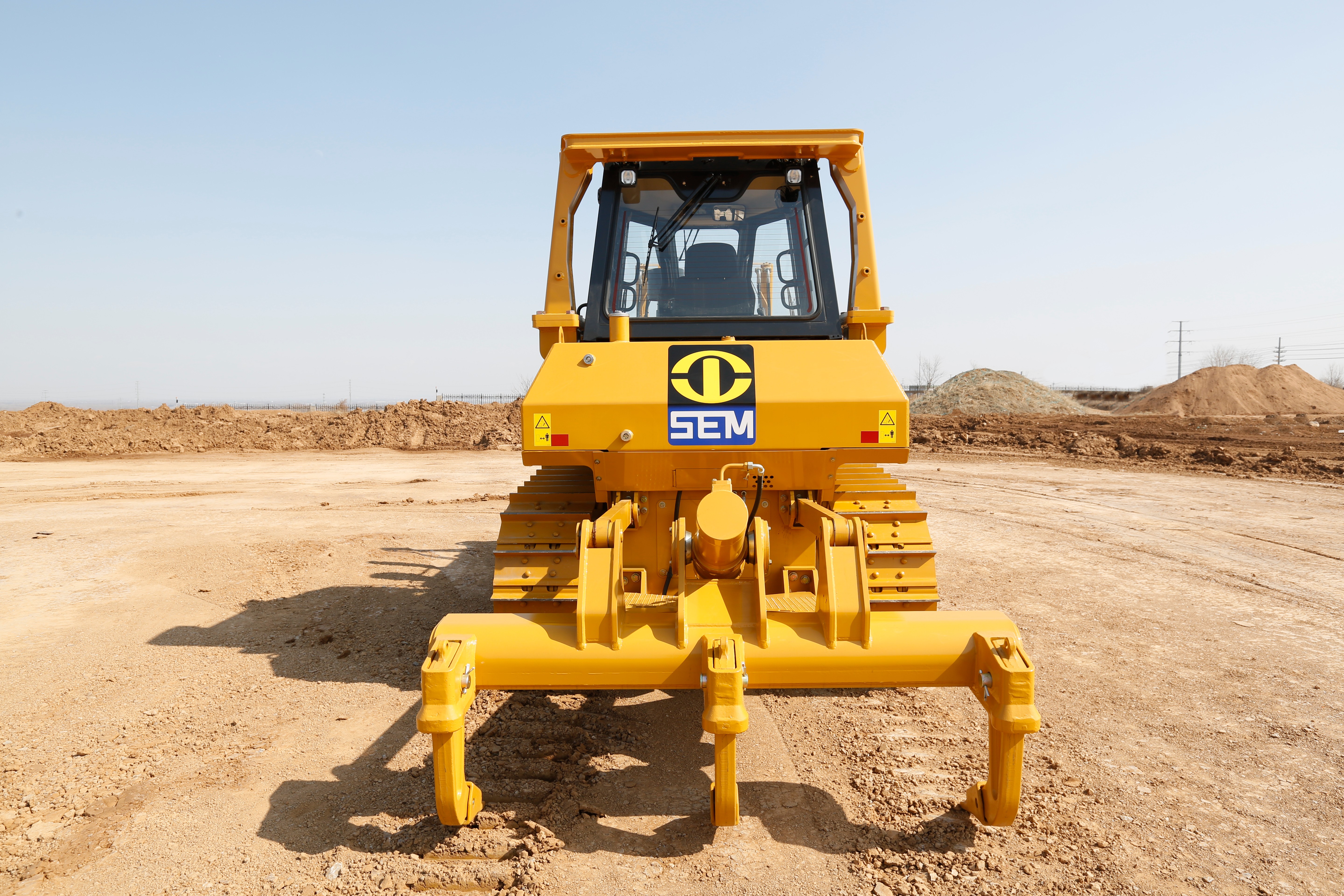 Бульдозер SEM 816D