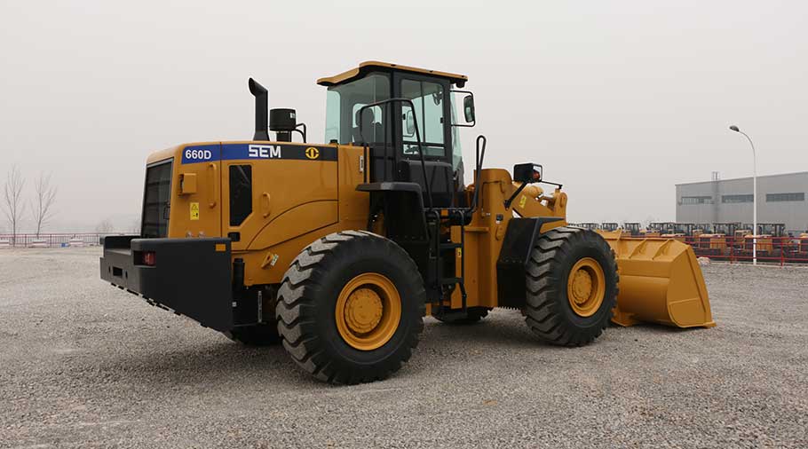 Фронтальный погрузчик SEM 660D
