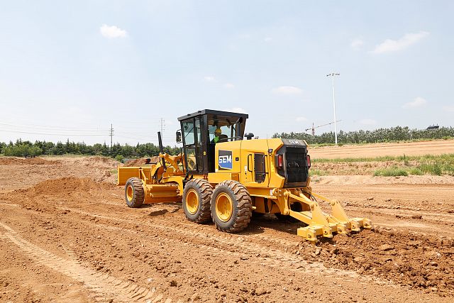 Автогрейдер SEM 920F