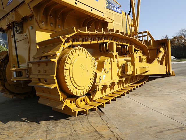 Бульдозер SEM 822D
