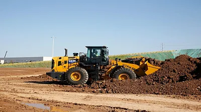Фронтальный погрузчик SEM 688G