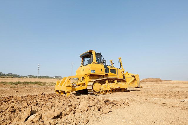 Бульдозер SEM 824F