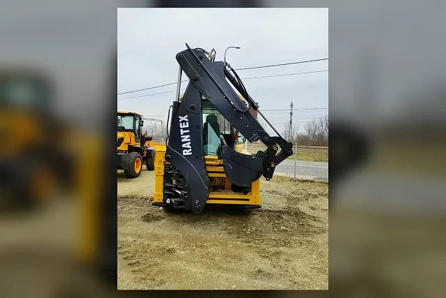 Экскаватор-погрузчик Rantex RT777