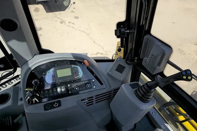 Экскаватор-погрузчик Rantex RT777A