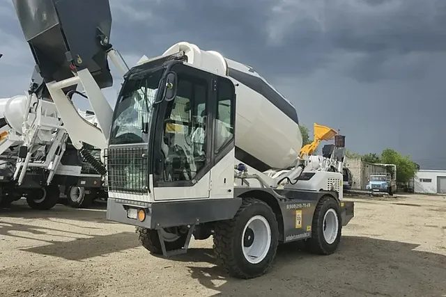 Бетоносмеситель с самозагрузкой Ynix QGMC6000