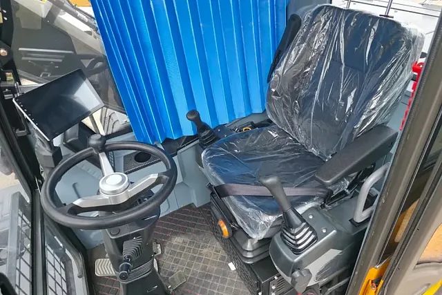 Колесный экскаватор Rantex XYC85