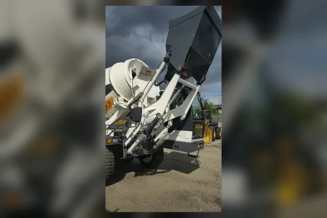Бетоносмеситель с самозагрузкой Ynix QGMC6000