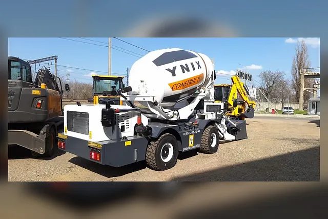 Бетоносмеситель с самозагрузкой Ynix QGMC3000