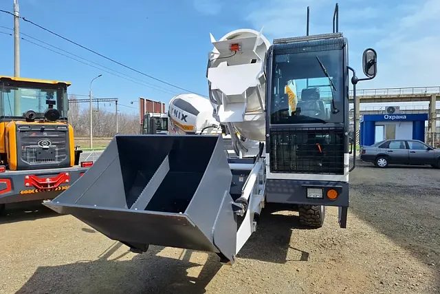 Бетоносмеситель с самозагрузкой Ynix QGMC3000