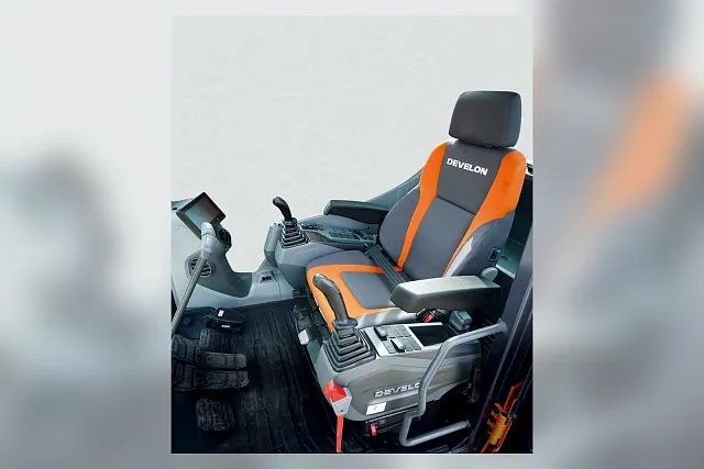 Гусеничный экскаватор DEVELON DX530LCA-7B