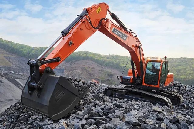 Гусеничный экскаватор DEVELON DX220LC-7M