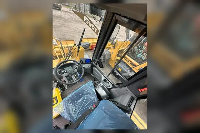 Фронтальный погрузчик Lugong LG946L