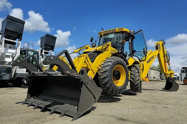 Экскаватор-погрузчик Rantex RT777A