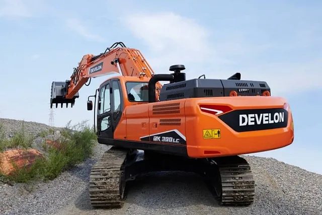 Гусеничный экскаватор DEVELON DX300LC-7B