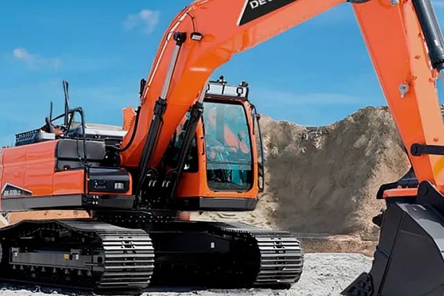 Гусеничный экскаватор DEVELON DX220LC-7M