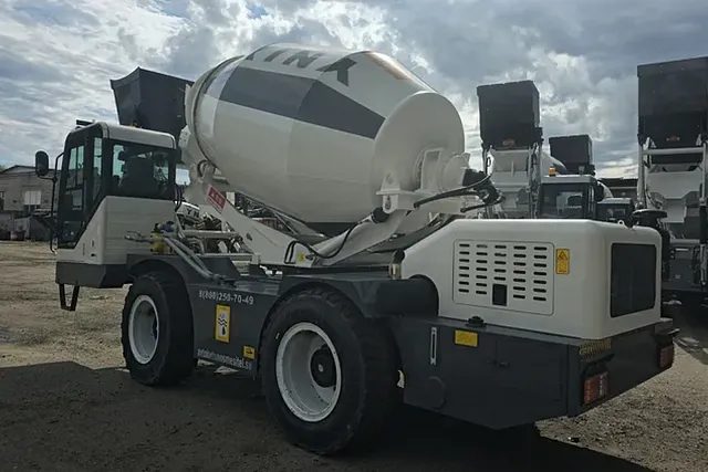 Бетоносмеситель с самозагрузкой Ynix QGMC6000