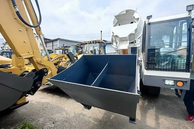 Бетоносмеситель с самозагрузкой Ynix QGMC6000